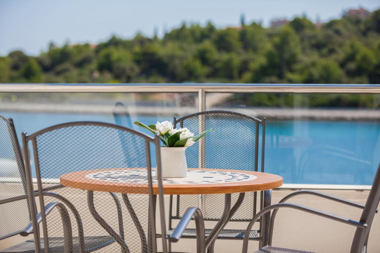 Hotel Perla Rogoznica  Bagian luar foto