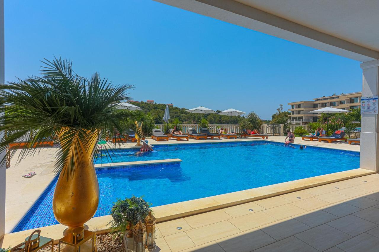 Hotel Perla Rogoznica  Bagian luar foto