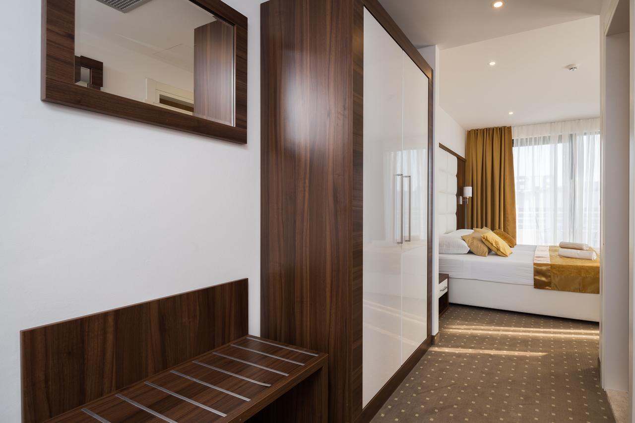 Hotel Perla Rogoznica  Bagian luar foto