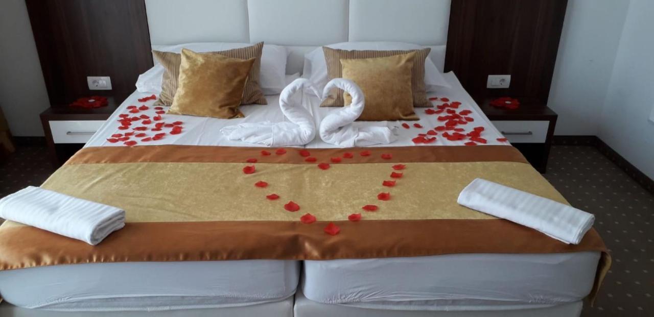 Hotel Perla Rogoznica  Bagian luar foto