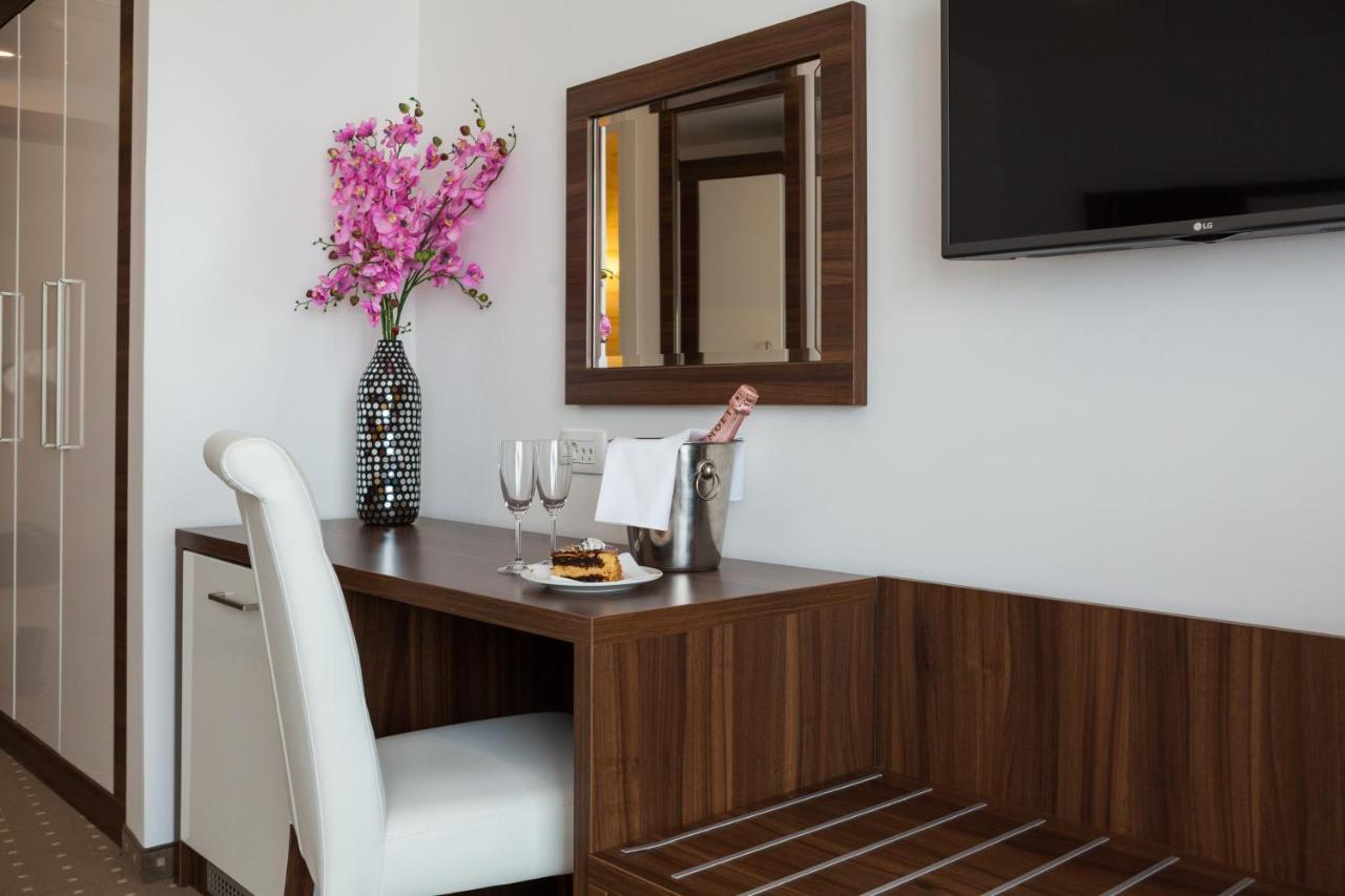 Hotel Perla Rogoznica  Bagian luar foto